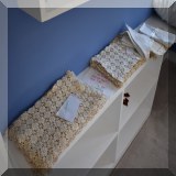 Z04. Vintage linens 